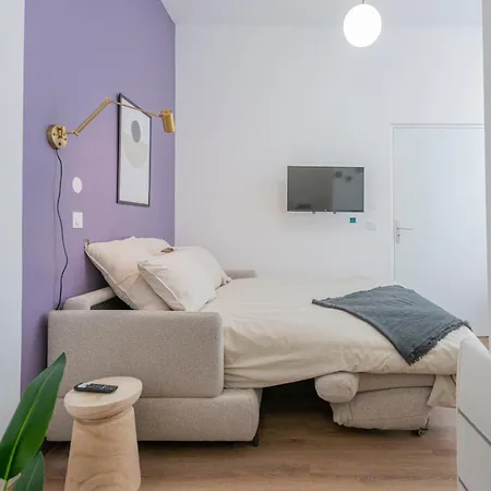 Modern In The 10th District Apartment Paris