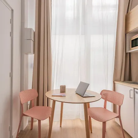 Apartment Modern In The 10th District