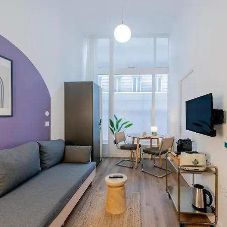 Modern In The 10th District * פריז