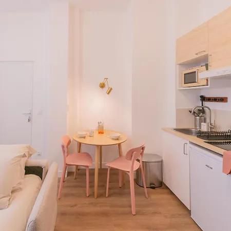 Modern In The 10th District פריז