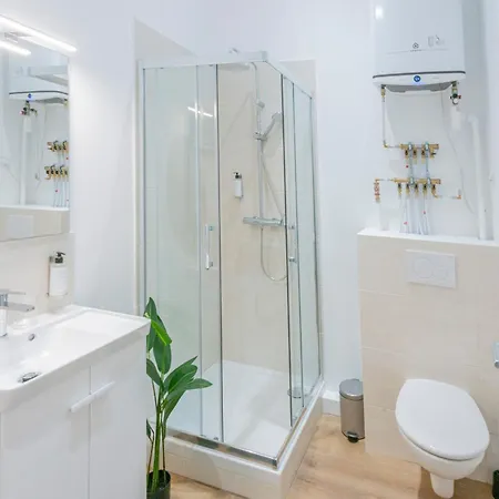 Modern In The 10th District פריז