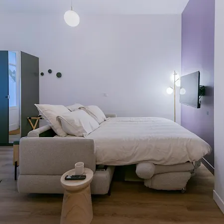 Modern In The 10th District