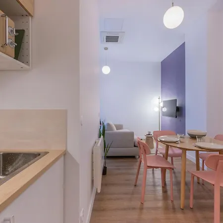 Modern In The 10th District Appartement