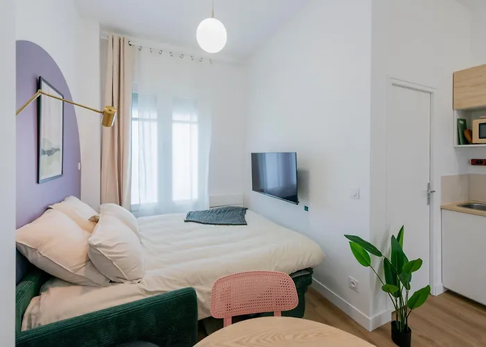 Modern In The 10th District Διαμέρισμα *