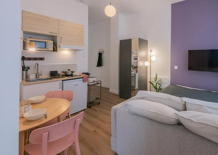 Modern In The 10th District Διαμέρισμα *