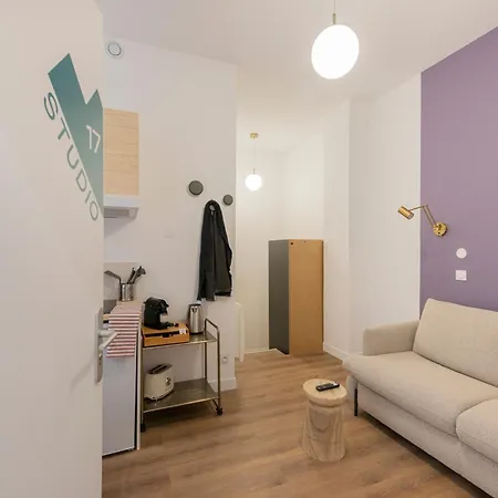 Modern In The 10th District Apartment Paris