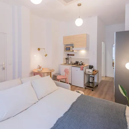 Apartment Modern In The 10th District