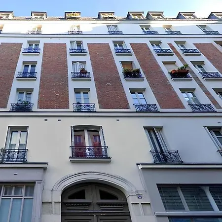 Modern In The 10th District Apartment Paris
